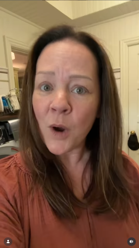 Melissa McCarthy appears makeup-free in the candid video, offering followers a natural glimpse of her appearance during her weekend routine. | Source: Instagram/melissamccarthy