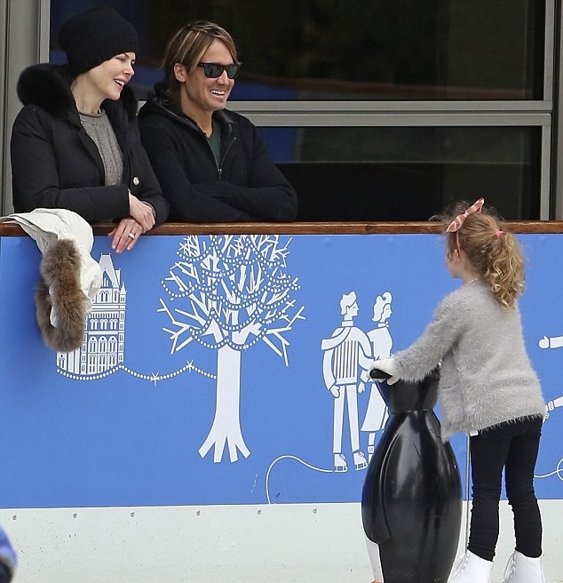 Nicole Kidman and Keith Urban watch their daughters ice-skate at London's Natural History Museum in November 2015, while the actress was starring in the West End play Photograph 51. Faith was just four years old, and Sunday Rose was seven. | Source: Getty Images