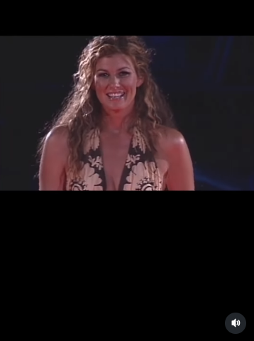 Faith Hill smiles during a Soul2Soul performance, years before the memorable proposal that changed the course of her relationship with Tim McGraw. The moment came after McGraw asked her to marry him at a country music festival — and before he discovered the answer she had left waiting for him in lipstick.  | Source: Instagram/thetimmcgraw